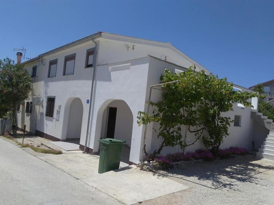 Leo Apartment Vir Luaran gambar