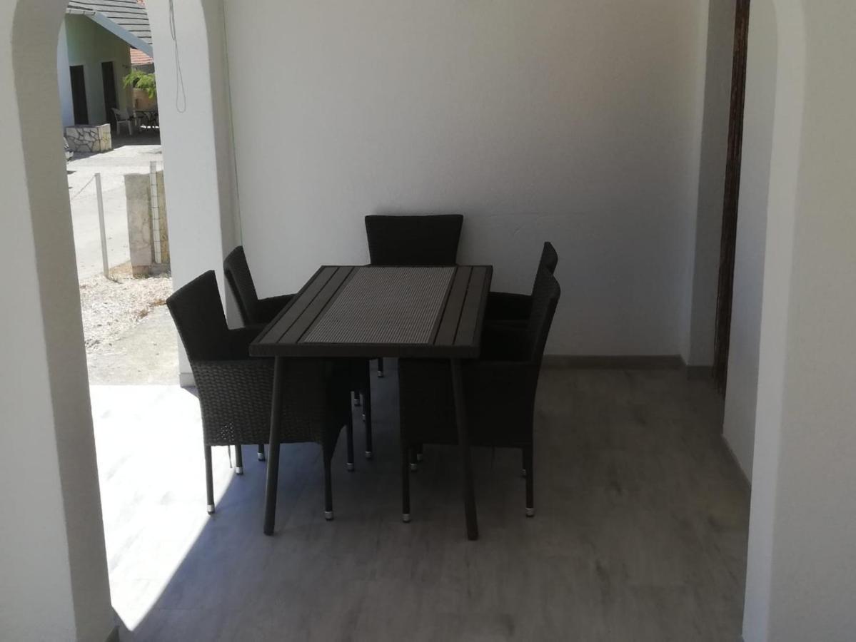 Leo Apartment Vir Luaran gambar